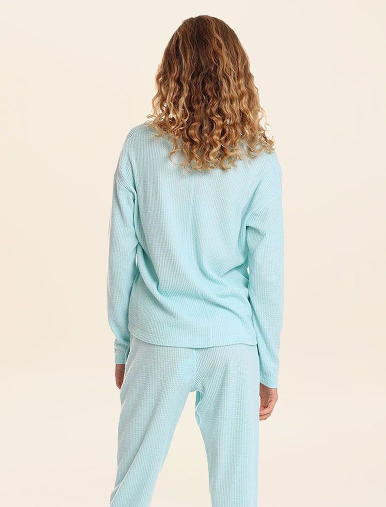 Super Soft Waffle V-Neck LS Top in Aqua