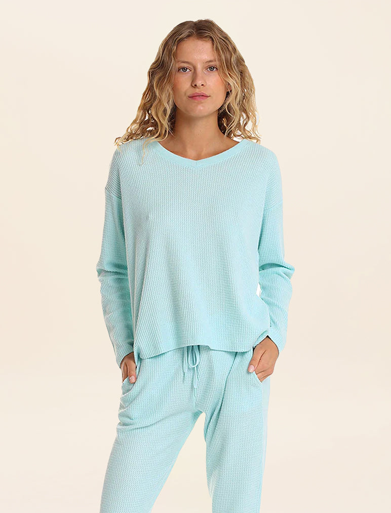 Super Soft Waffle V-Neck LS Top in Aqua